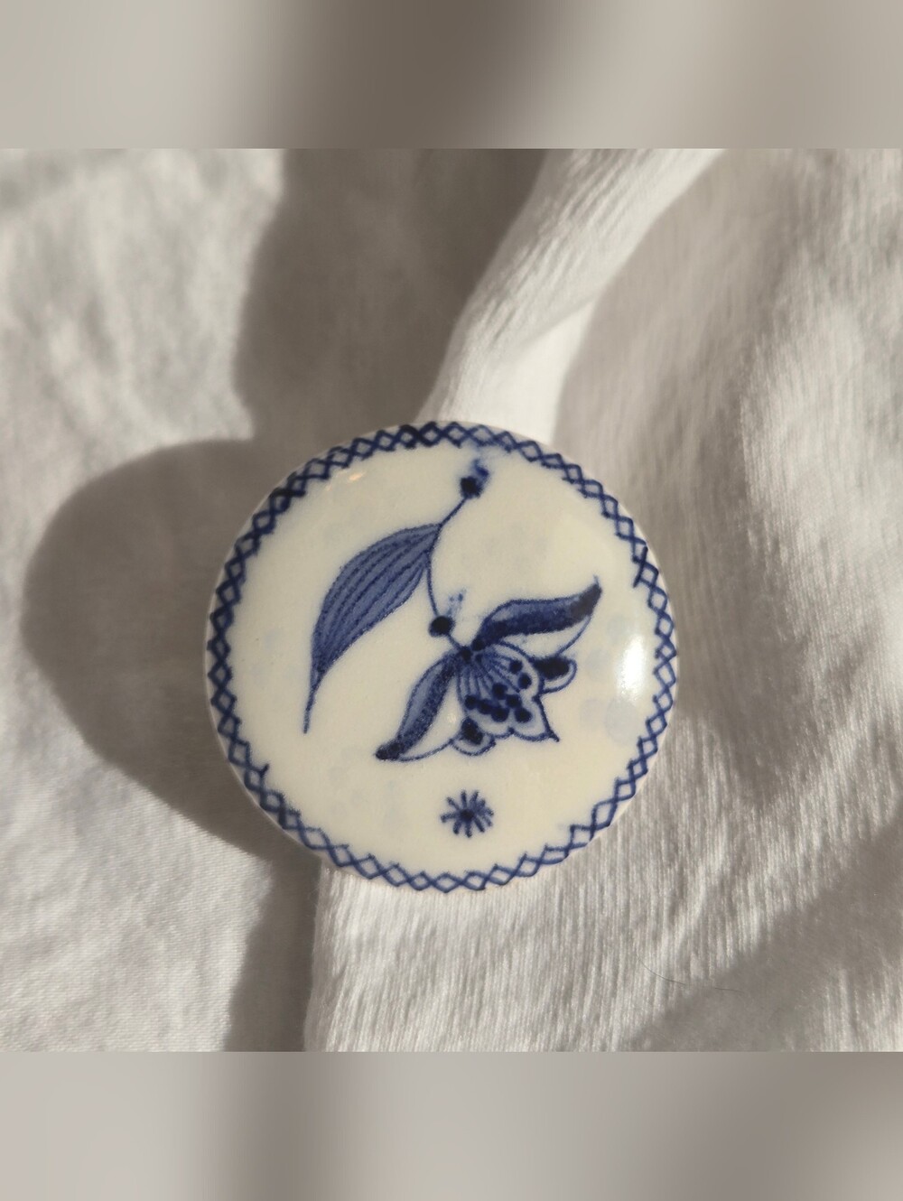 Delft Holland Broach Blue And White Porcelain Broach Vintage